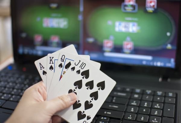 Pengguna menerima edukasi penting tentang keamanan login di koinnaga88